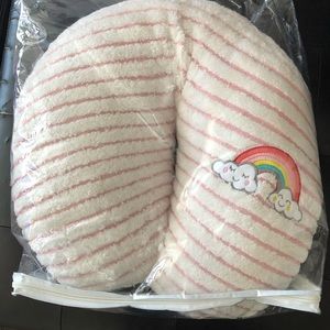 Nursing pillow